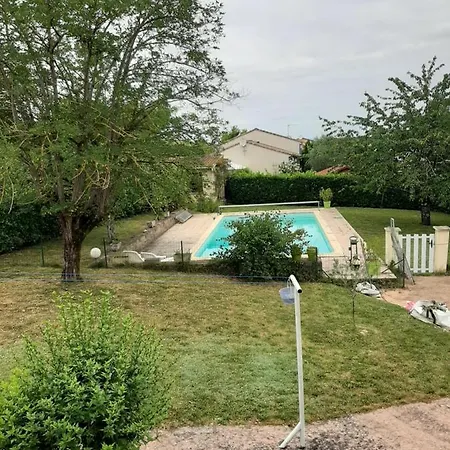 Alojamento de Acomodação e Pequeno-almoço Maison Piscine 3*